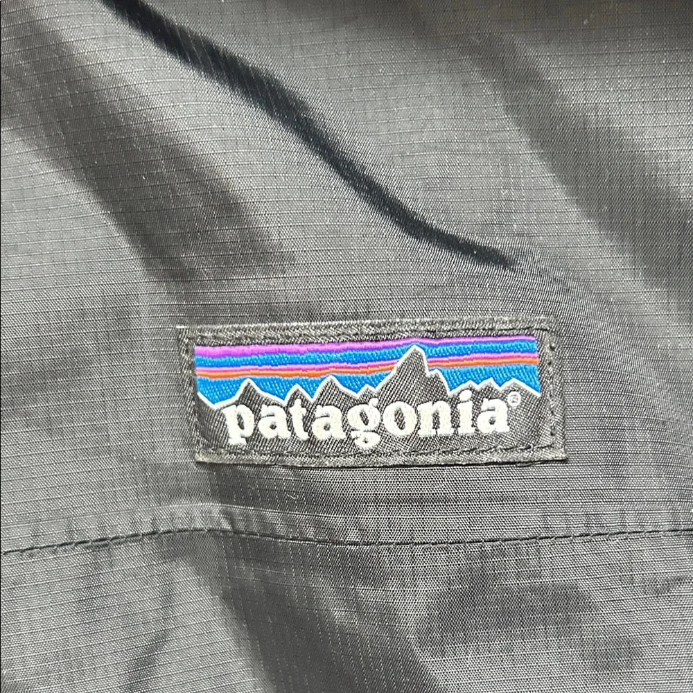 Patagonia Women's Torrentshell 3L Rain Jacket Black, Size XL - Picture 3 of 8